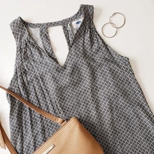 Old Navy Sleeveless Cutout Back Shift Dress